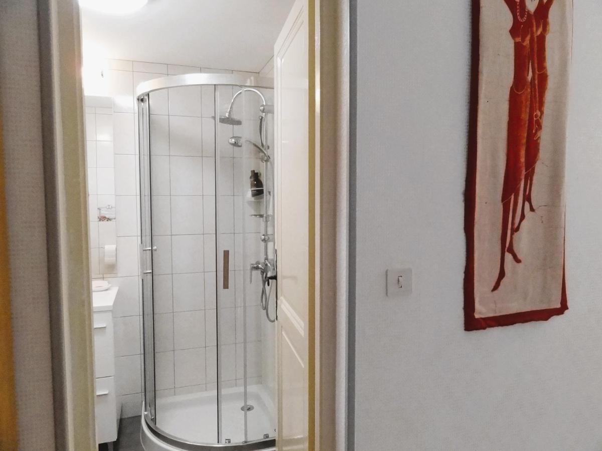 Chambre Independante Piscine, Parc, Cuisine... Brézilhac Екстериор снимка