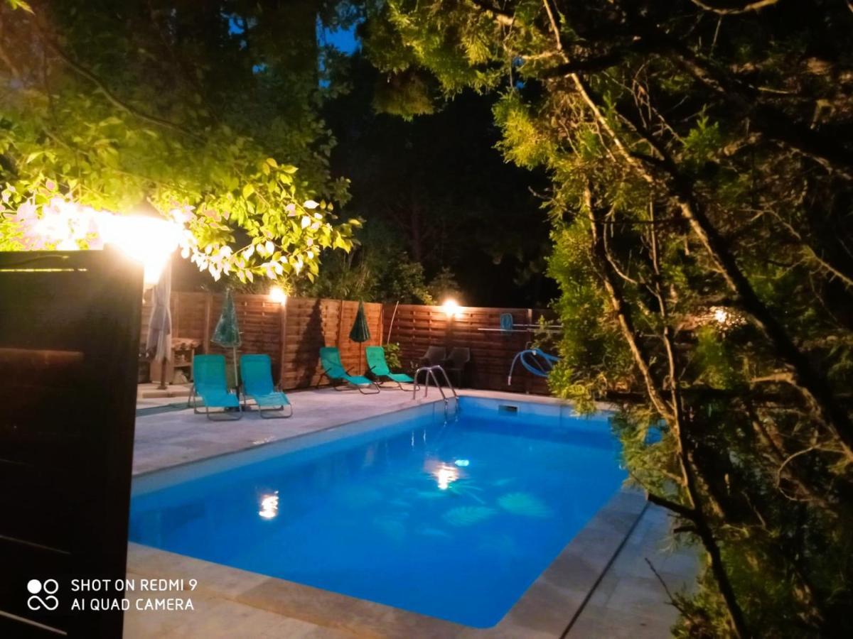 Chambre Independante Piscine, Parc, Cuisine... Brézilhac Екстериор снимка